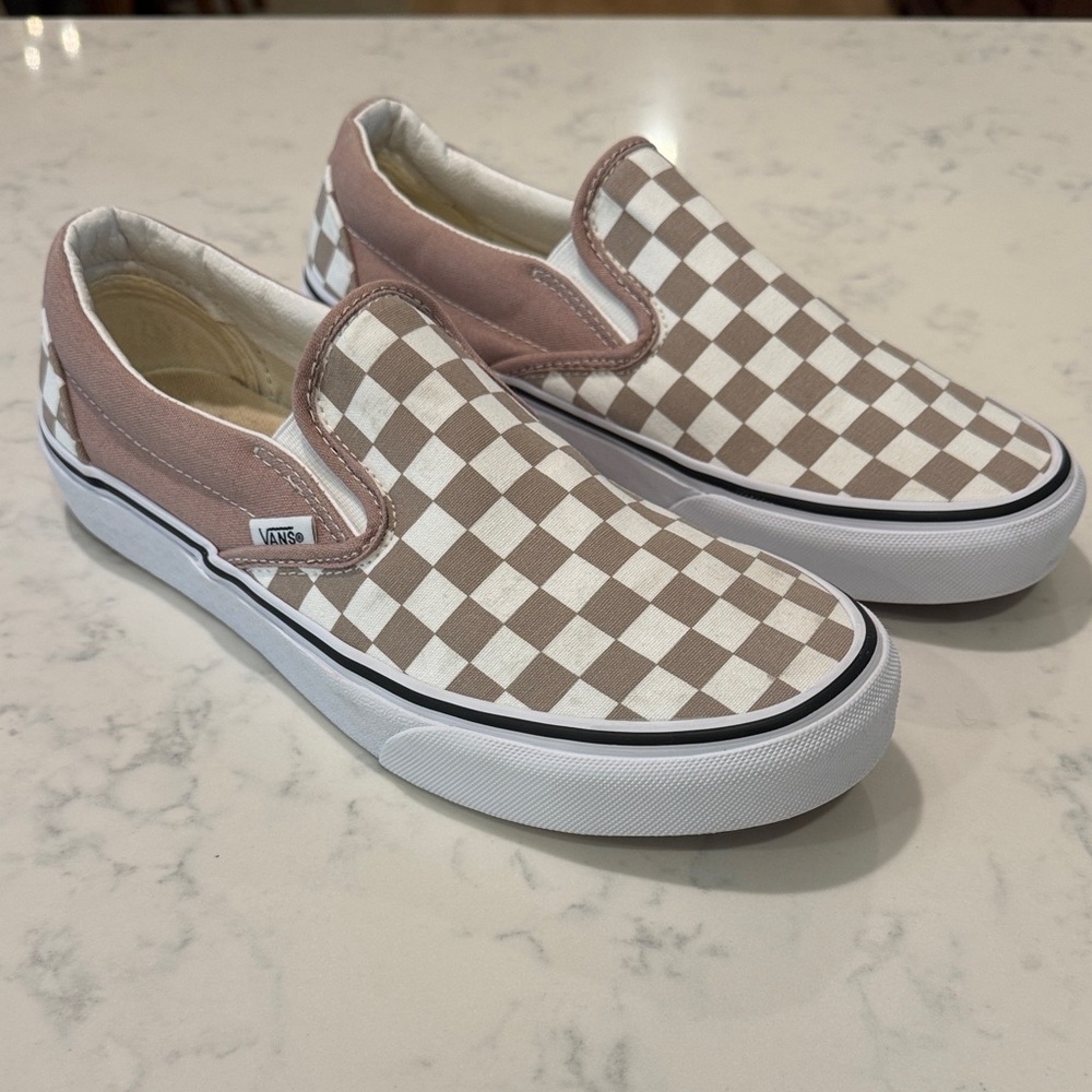 VANS Women’s Light Pink Taupe Checkerboard Slipon Sneakers Casual Size 9